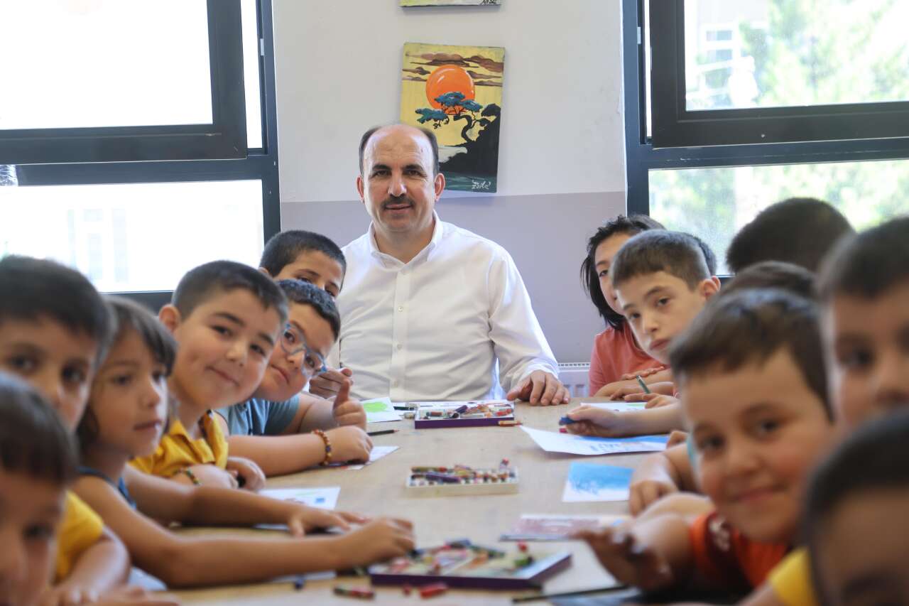 Konya’da yaz tatilini eğitimle geçiren çocuklara Başkan Altay’dan sürpriz ziyaret 1